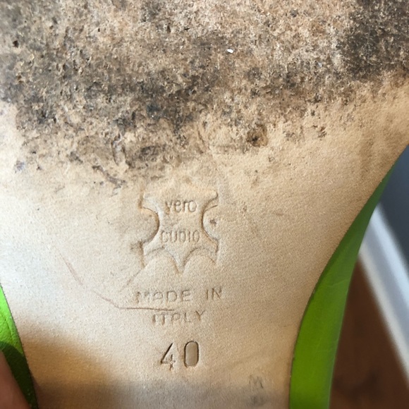 💚Gorgeous Green Italian Leather Kitten Heels! 😍 - Picture 6 of 8